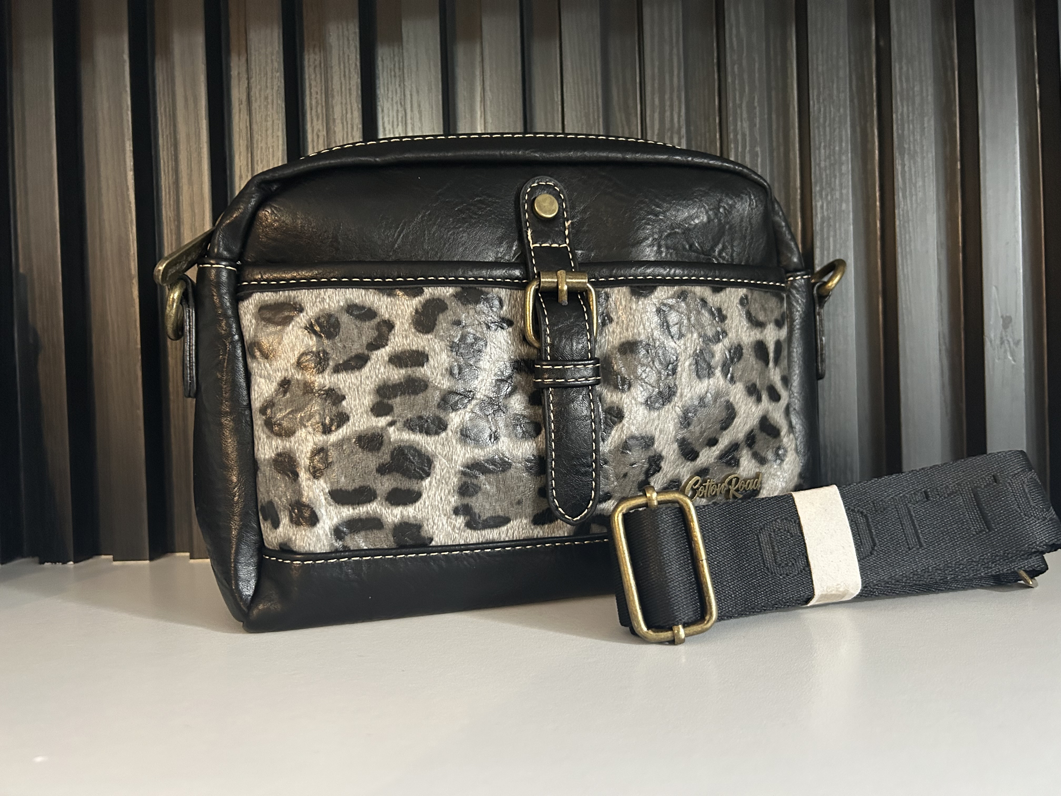 Cotton Road - leopard sling bag - Black